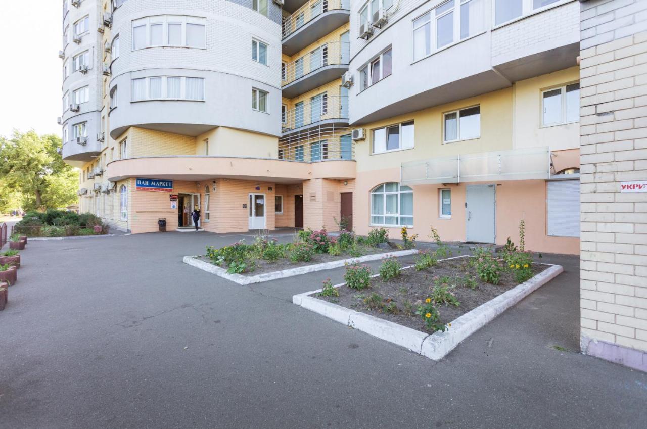 Apartments On Darnitsa Kiev Exteriör bild